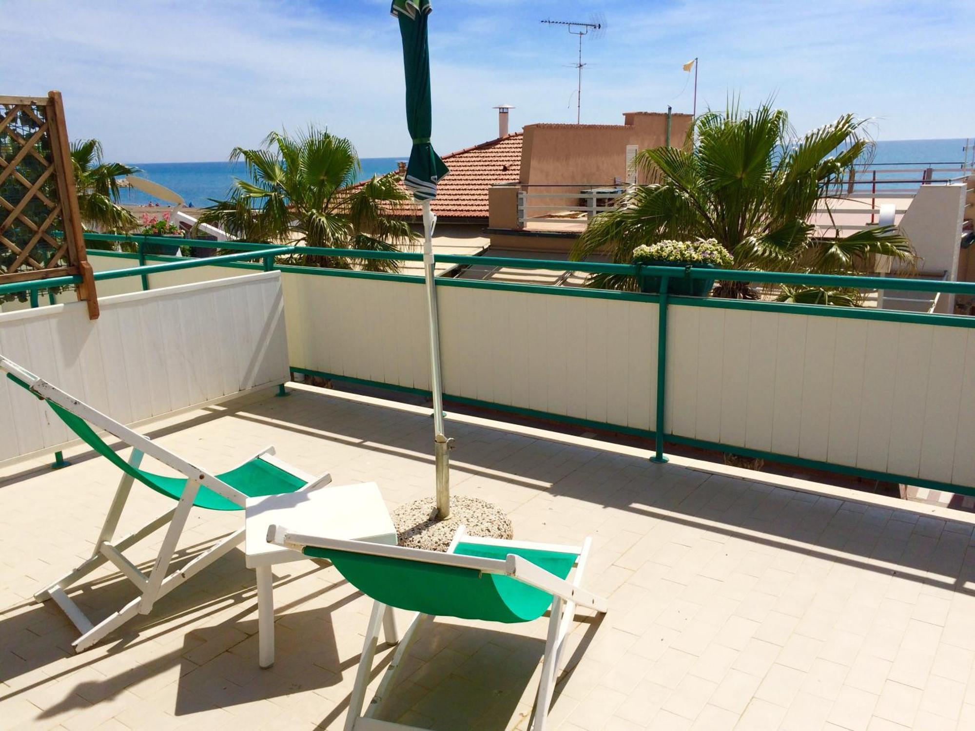 Lungomare Hotel マリーナ・ディ・チェーチナ 部屋 写真
